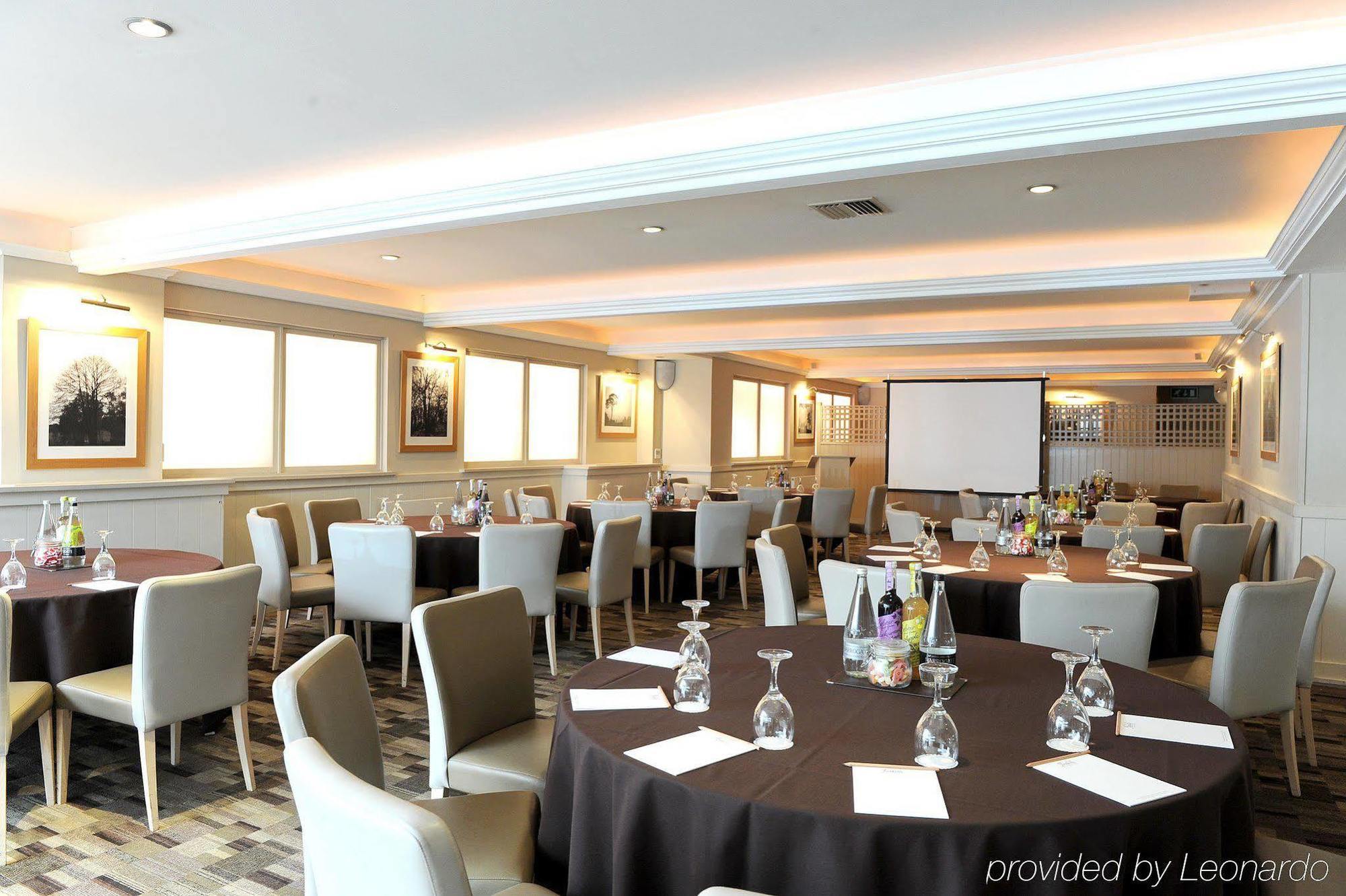 Hotel Foxhills Club & 4*